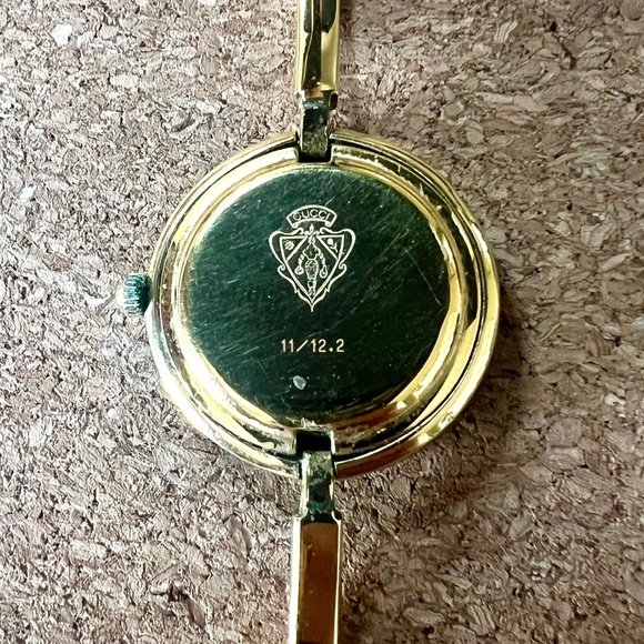 Gucci Women's Watch with Interchangeable Color Bezels - Picture 7 of 8